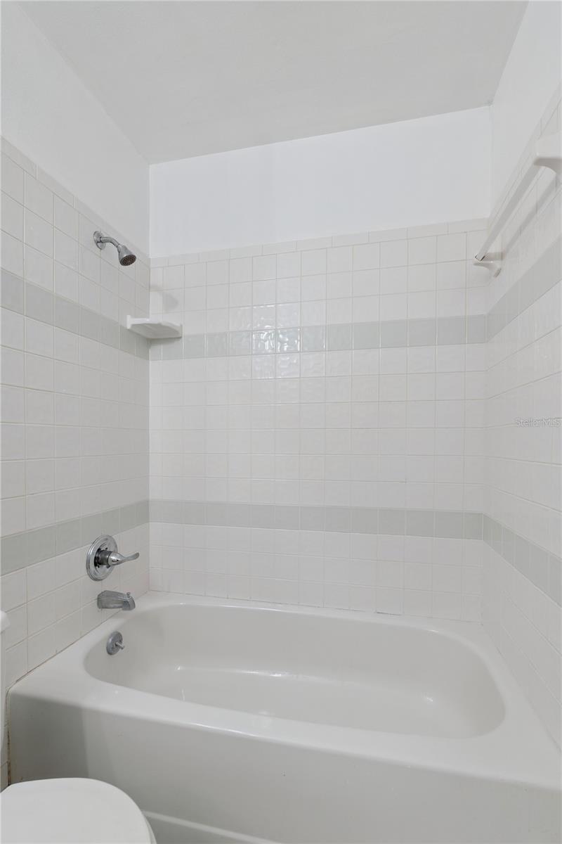 Image 20 of 26 For 2040 San Marcos Drive Se 206