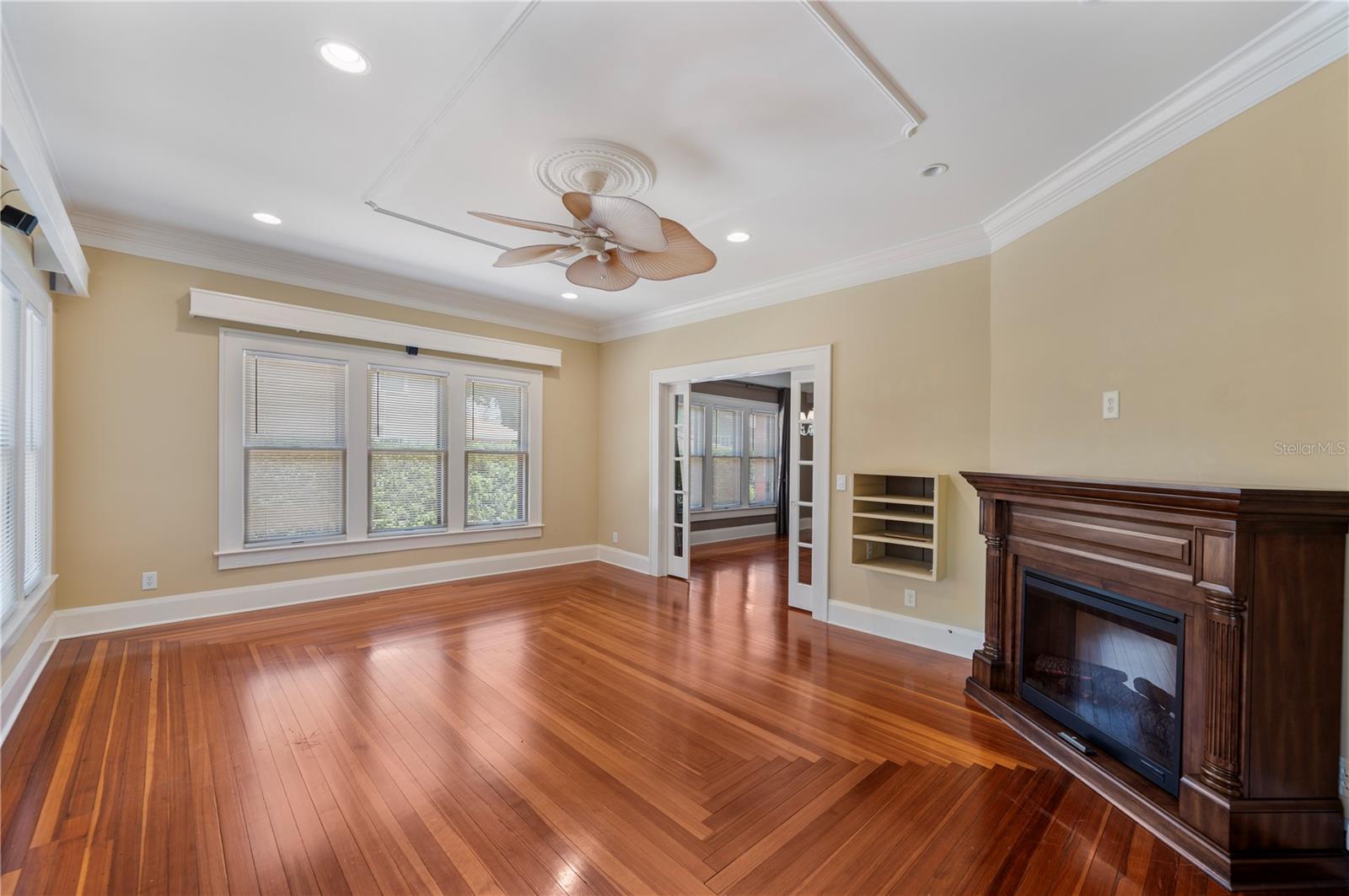 Image 12 of 67 For 832 Success Avenue