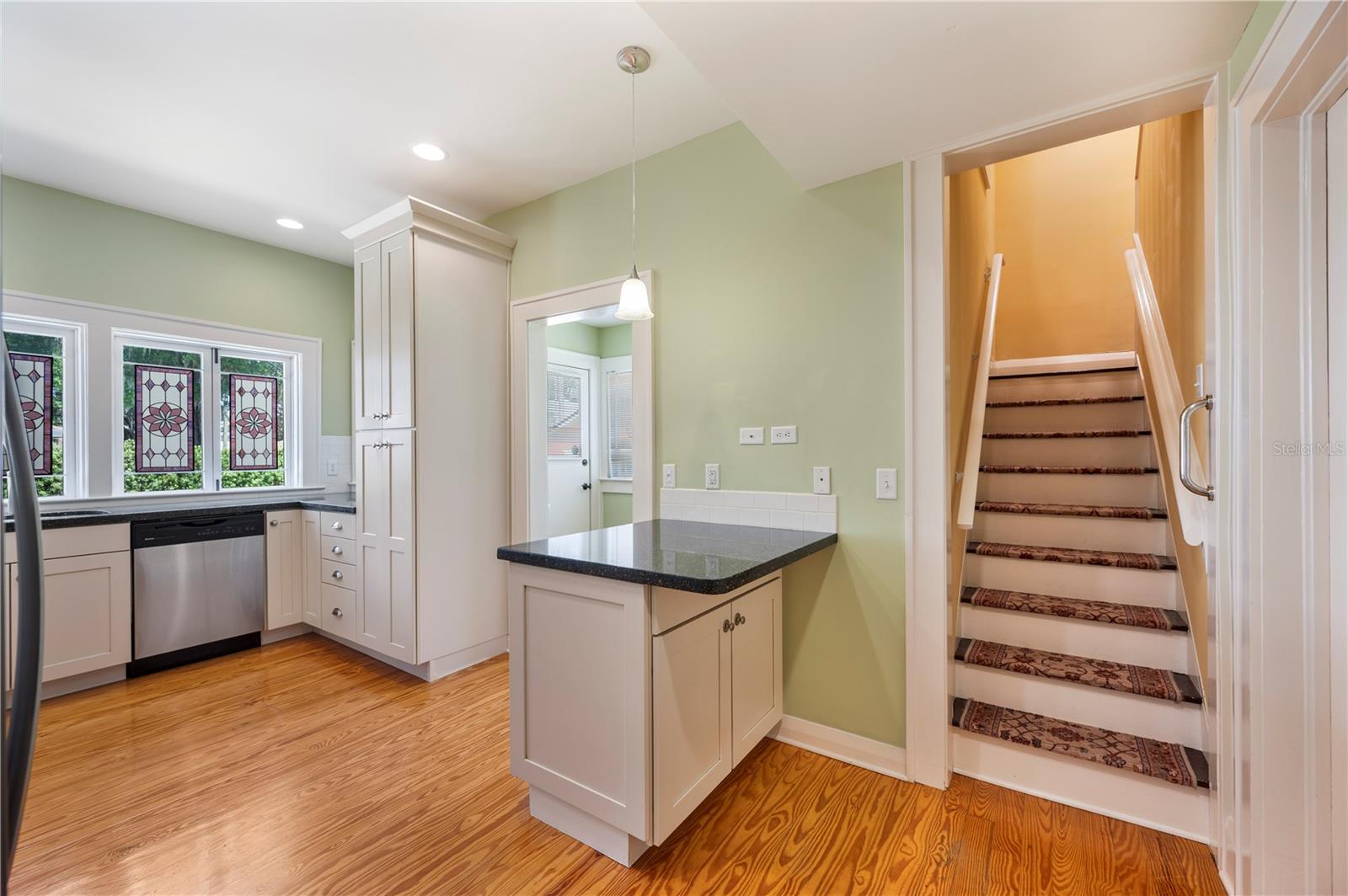 Image 15 of 67 For 832 Success Avenue