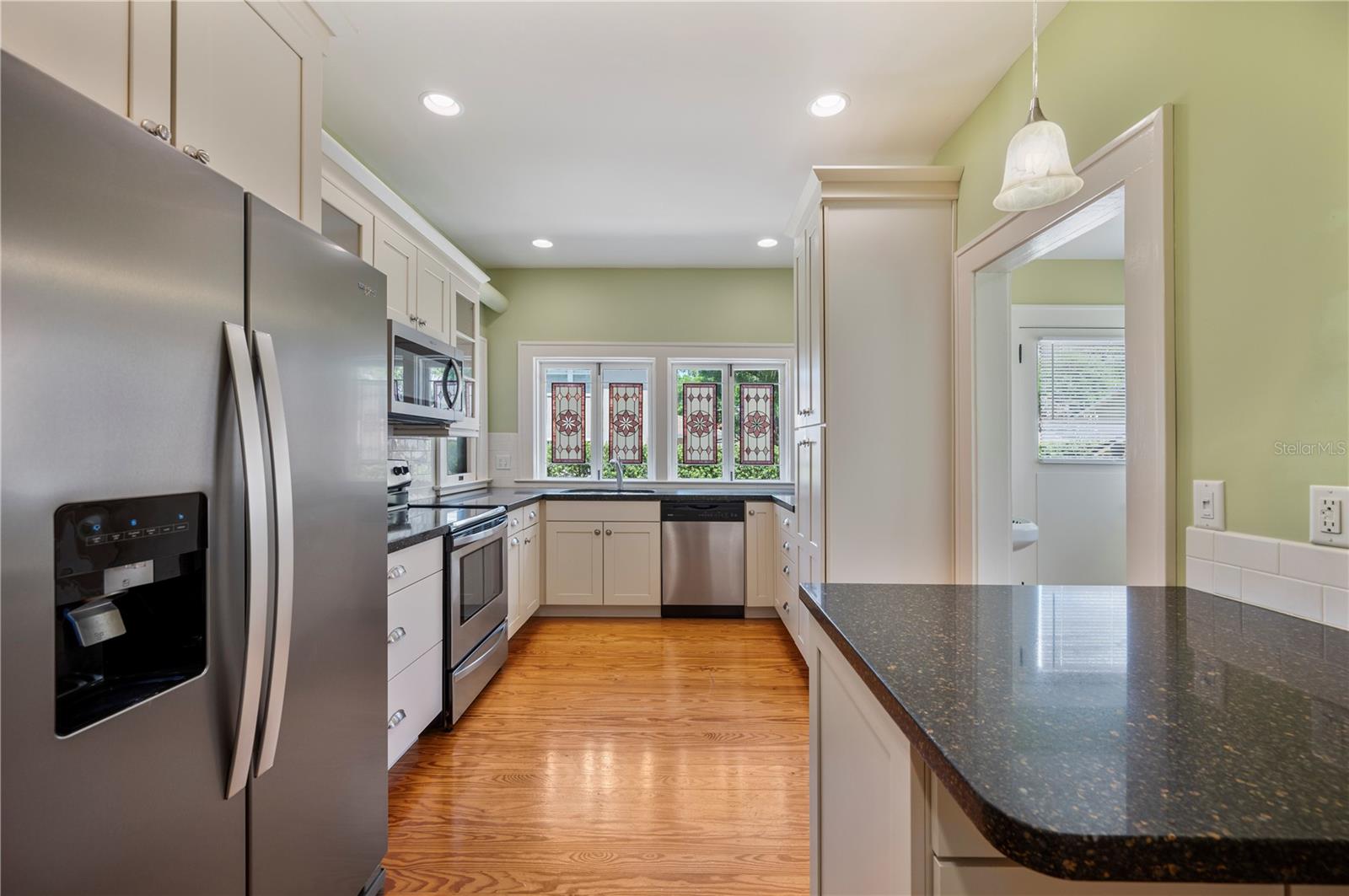 Image 16 of 67 For 832 Success Avenue