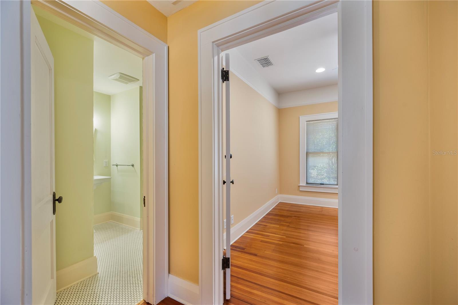 Image 24 of 67 For 832 Success Avenue