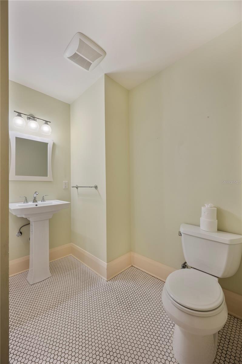 Image 27 of 67 For 832 Success Avenue