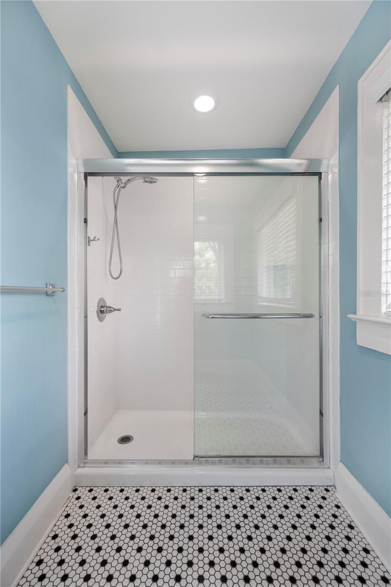 Image 32 of 67 For 832 Success Avenue