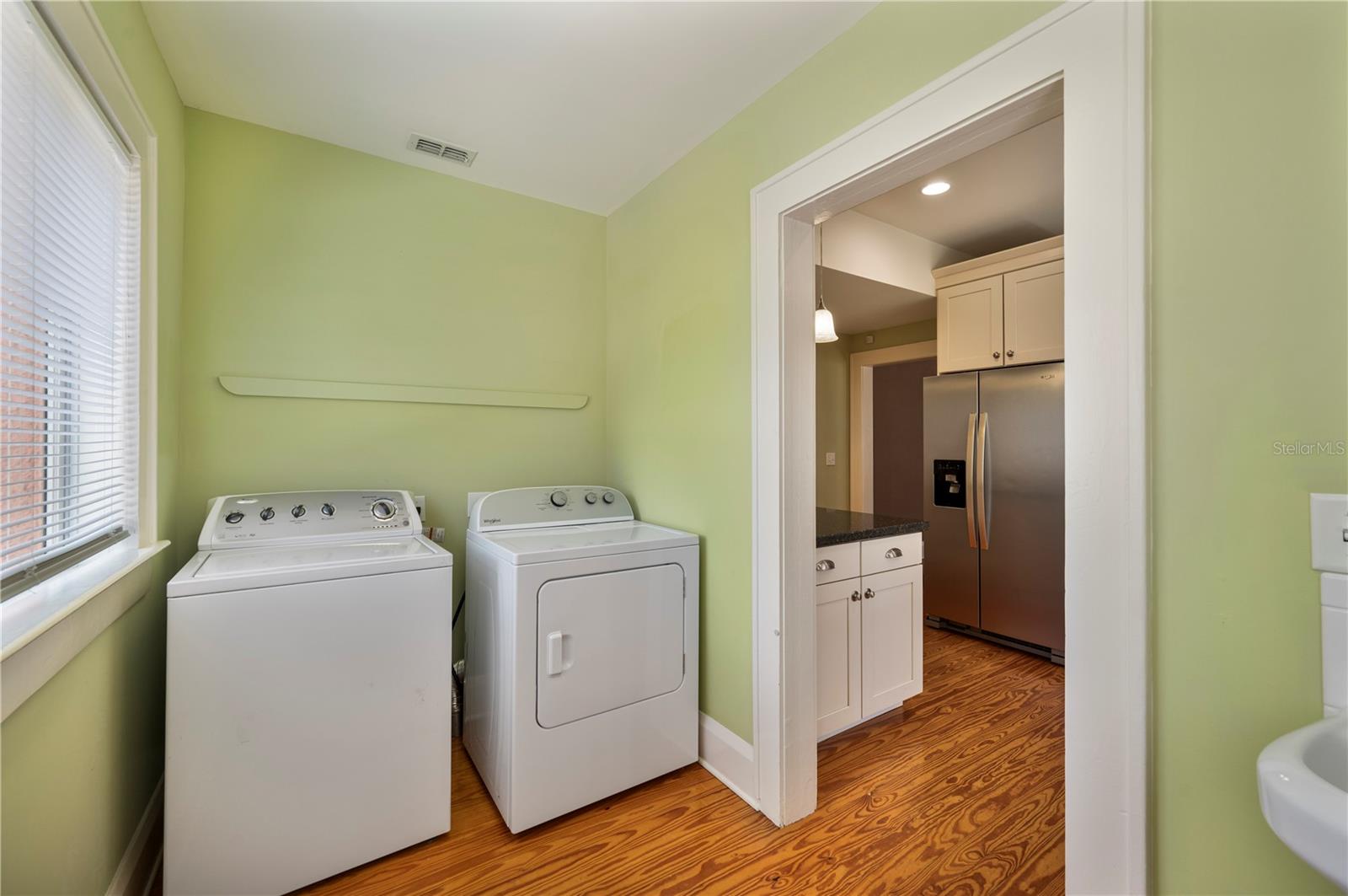 Image 36 of 67 For 832 Success Avenue