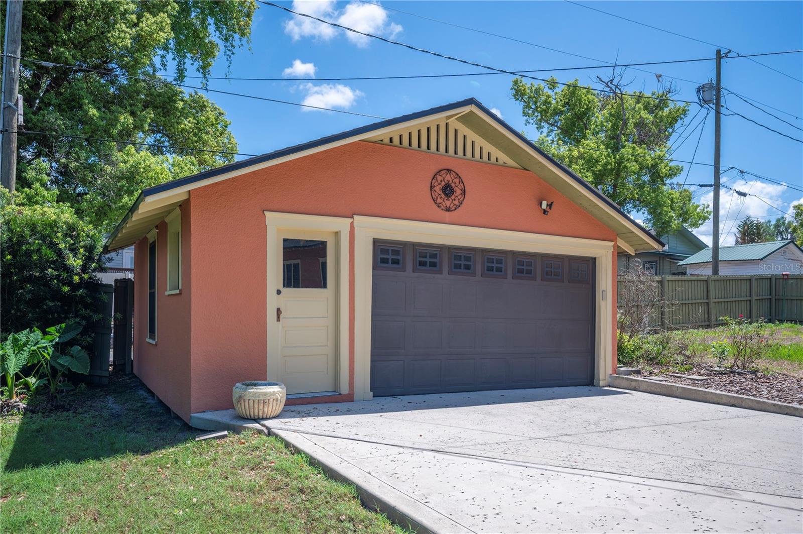 Image 38 of 67 For 832 Success Avenue