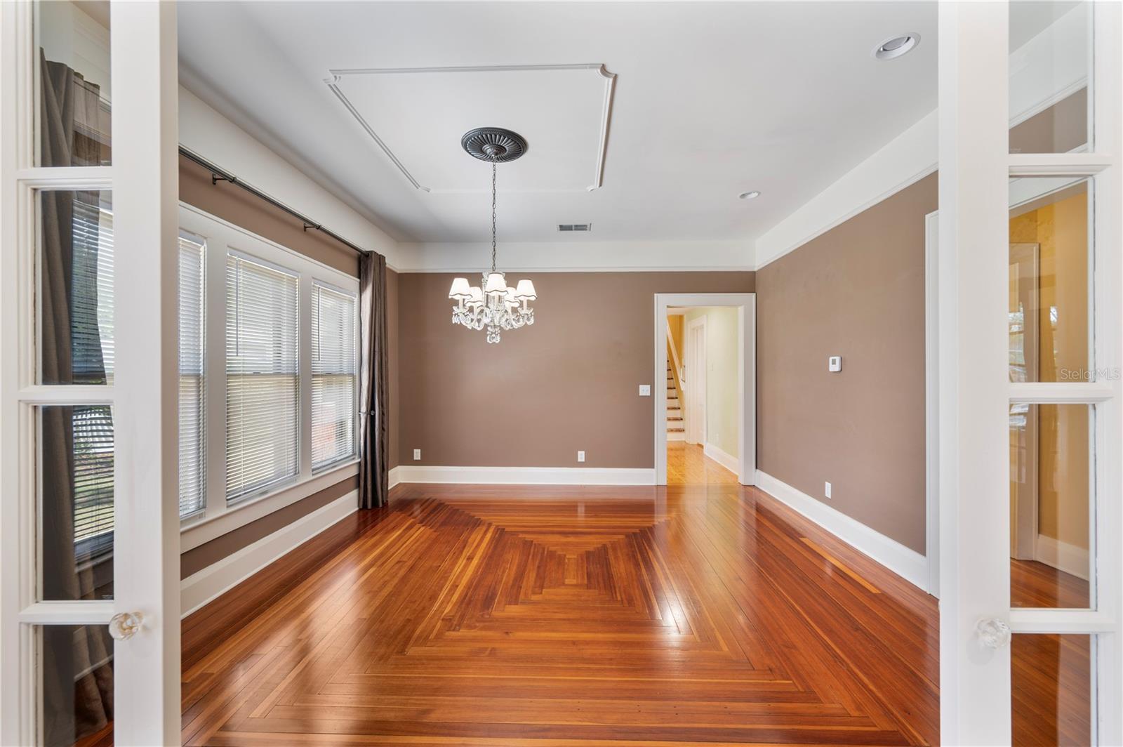 Image 5 of 67 For 832 Success Avenue