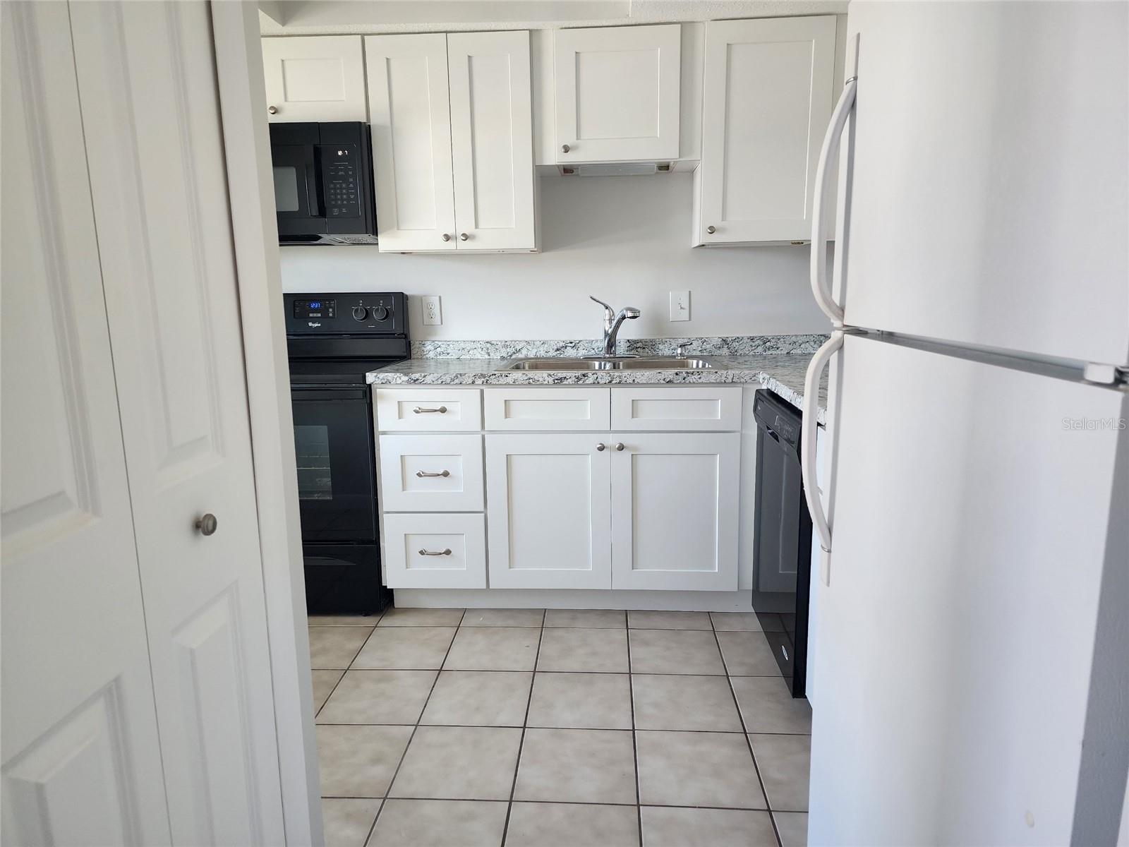 Image 13 of 45 For 333 Lake Howard Drive Nw 313a