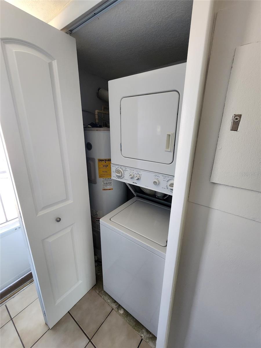 Image 26 of 45 For 333 Lake Howard Drive Nw 313a