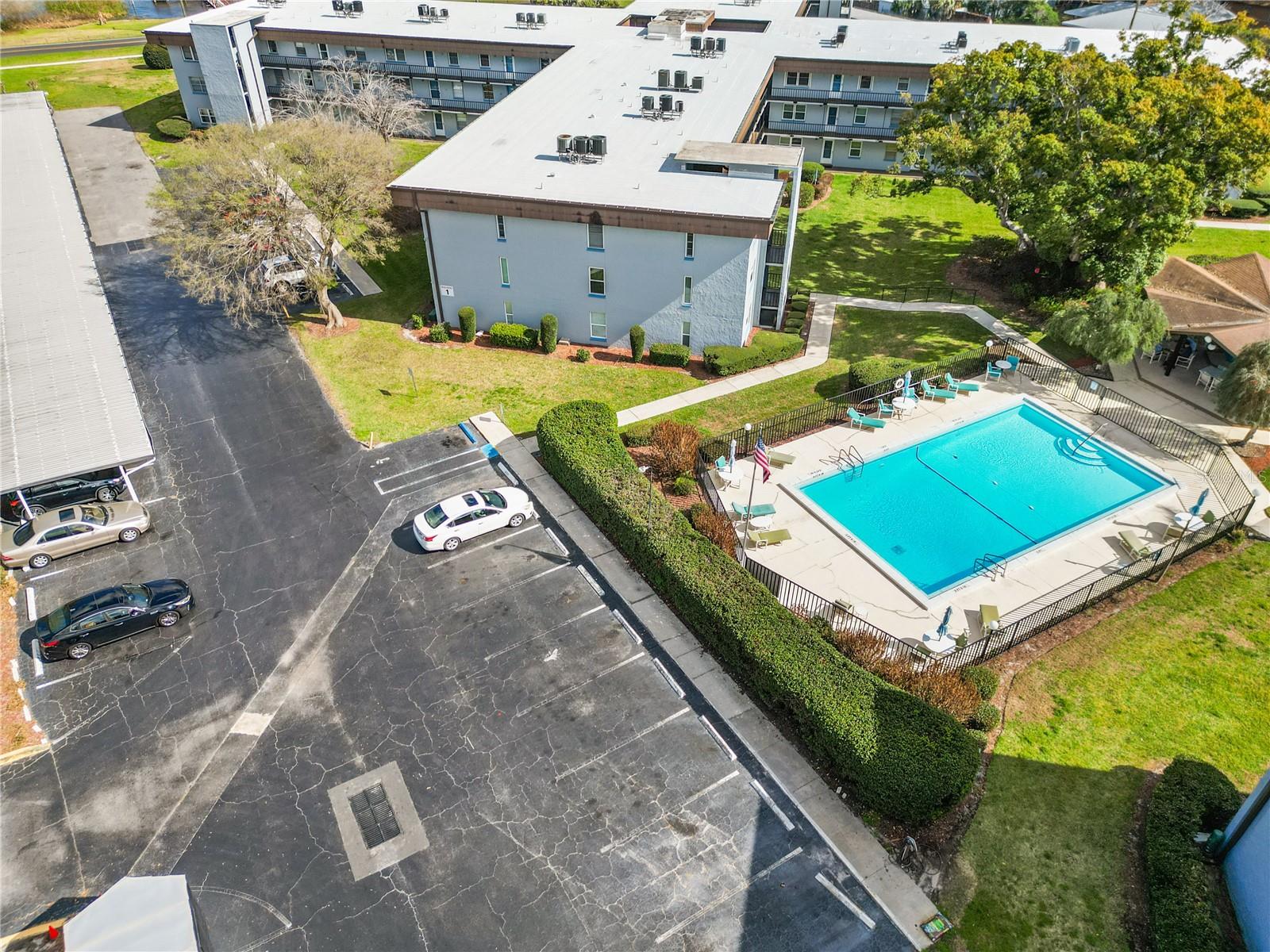 Image 32 of 45 For 333 Lake Howard Drive Nw 313a