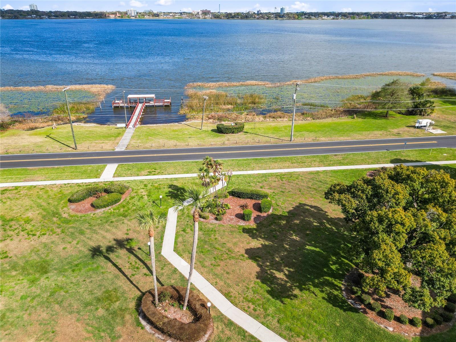 Image 35 of 45 For 333 Lake Howard Drive Nw 313a