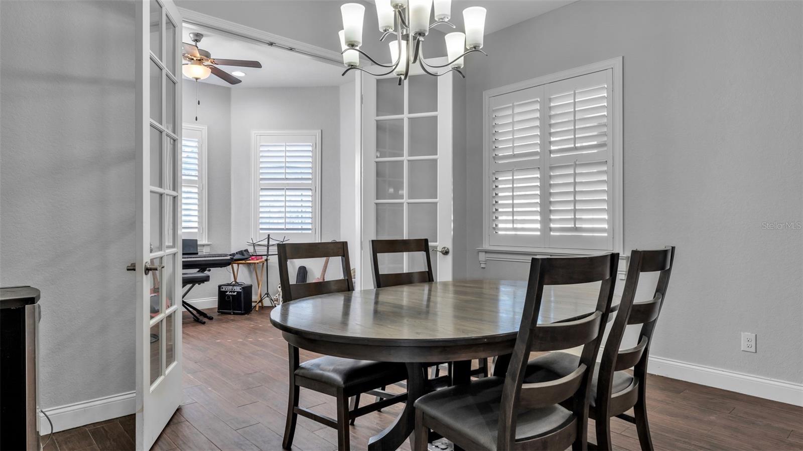 Image 13 of 50 For 7017 Highlands Creek Avenue