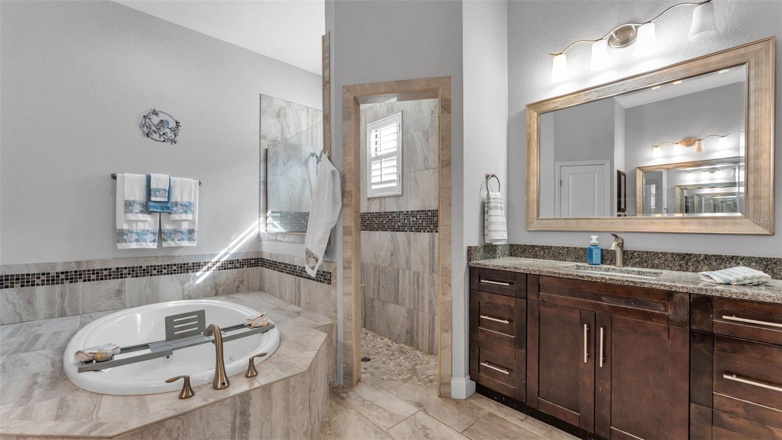 Image 19 of 50 For 7017 Highlands Creek Avenue