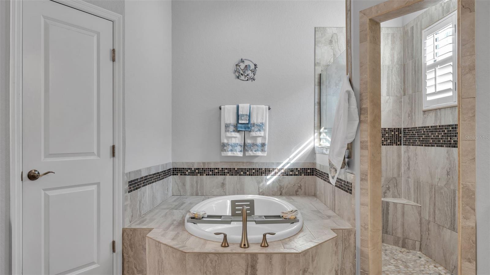 Image 20 of 50 For 7017 Highlands Creek Avenue