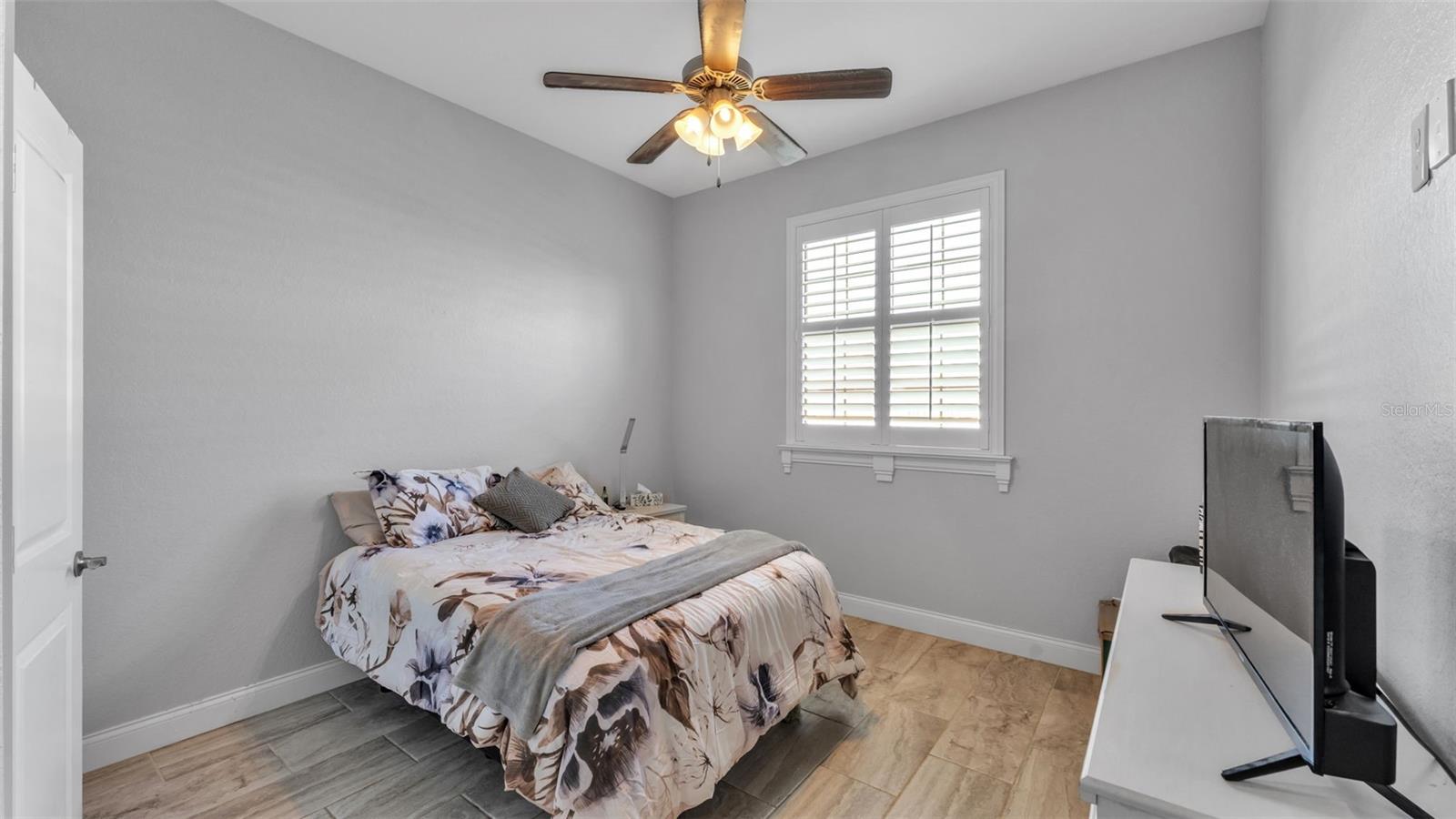 Image 25 of 50 For 7017 Highlands Creek Avenue