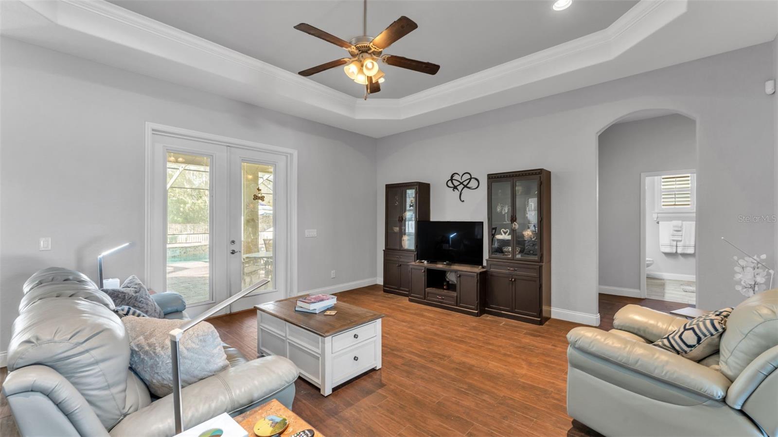 Image 4 of 50 For 7017 Highlands Creek Avenue