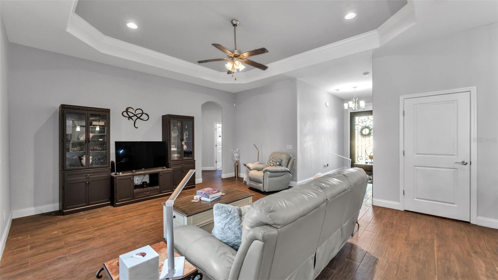 Image 5 of 50 For 7017 Highlands Creek Avenue