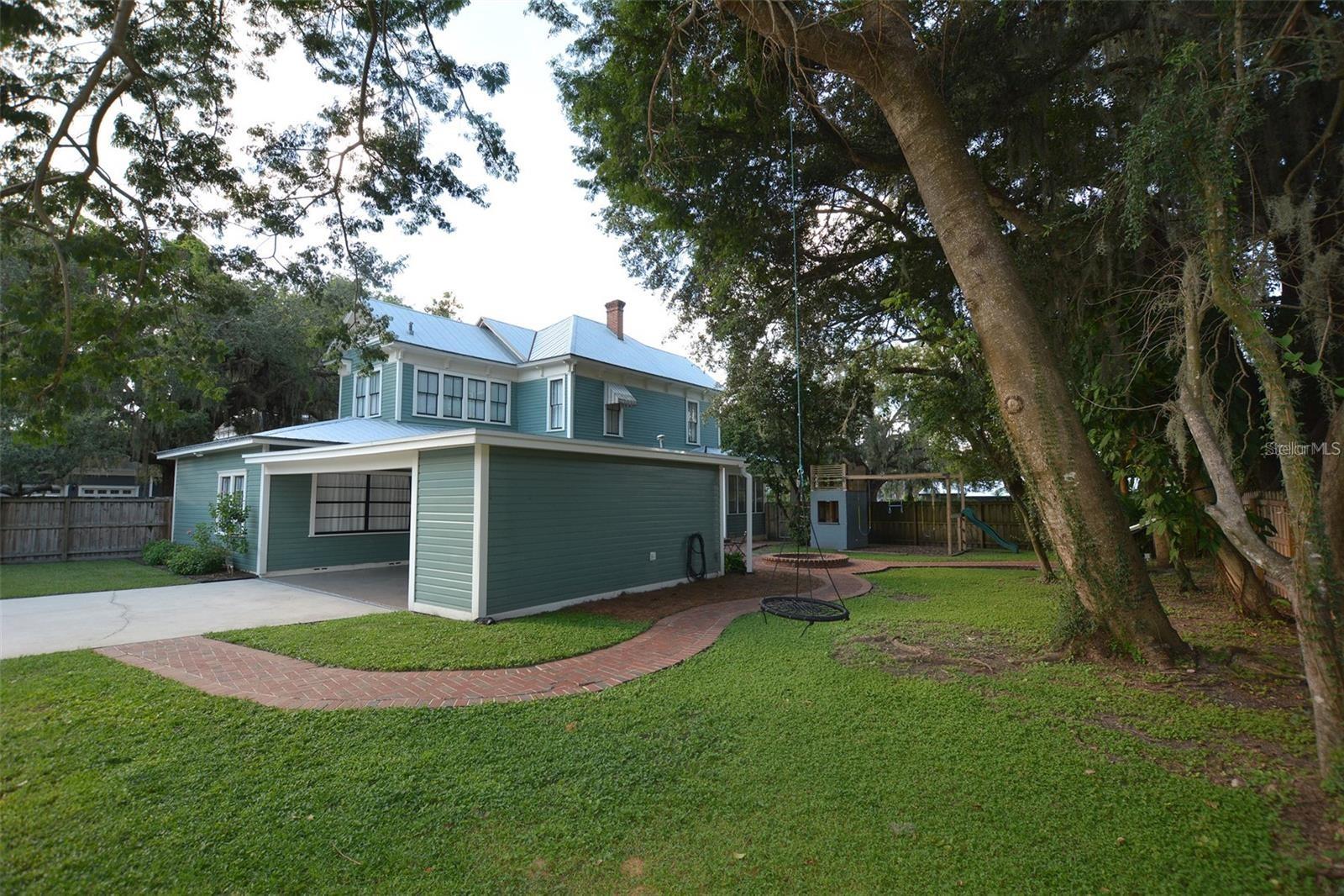 Image 21 of 82 For 705 Church Street