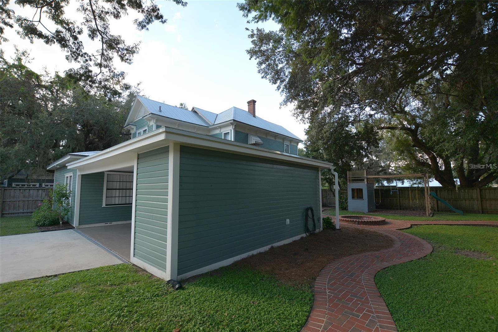 Image 22 of 82 For 705 Church Street