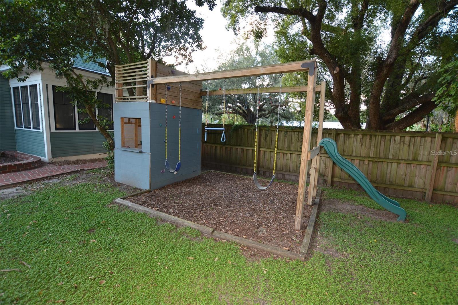 Image 27 of 82 For 705 Church Street