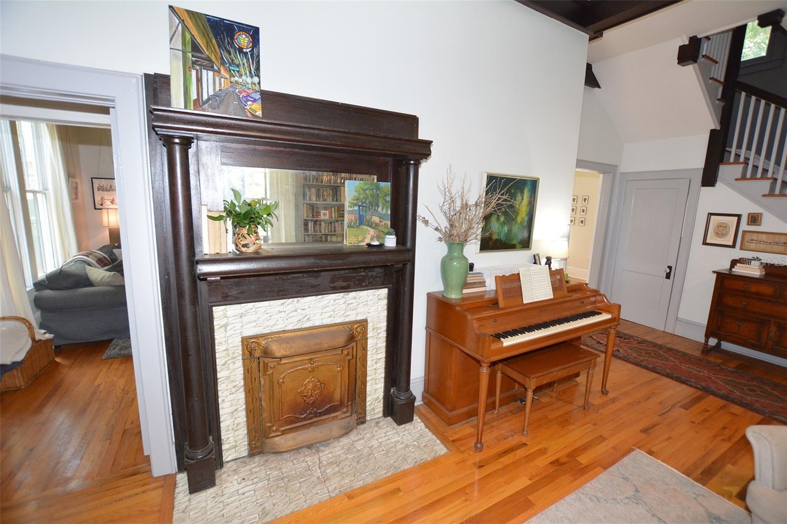 Image 36 of 82 For 705 Church Street