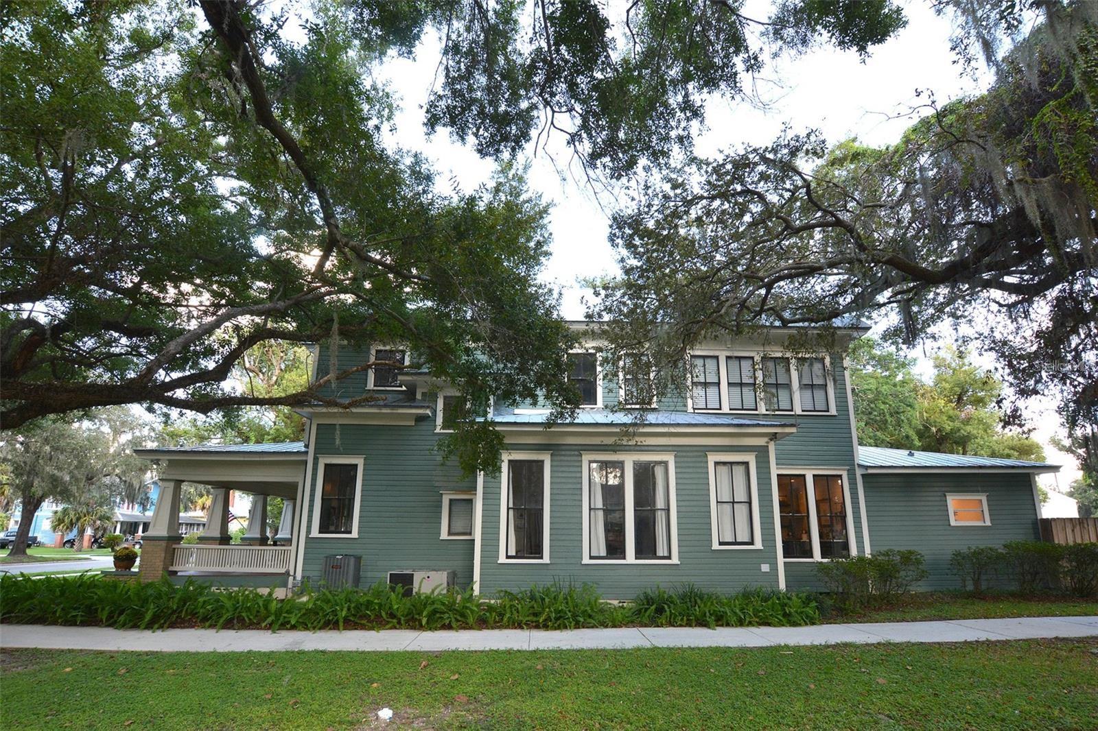 Image 8 of 82 For 705 Church Street