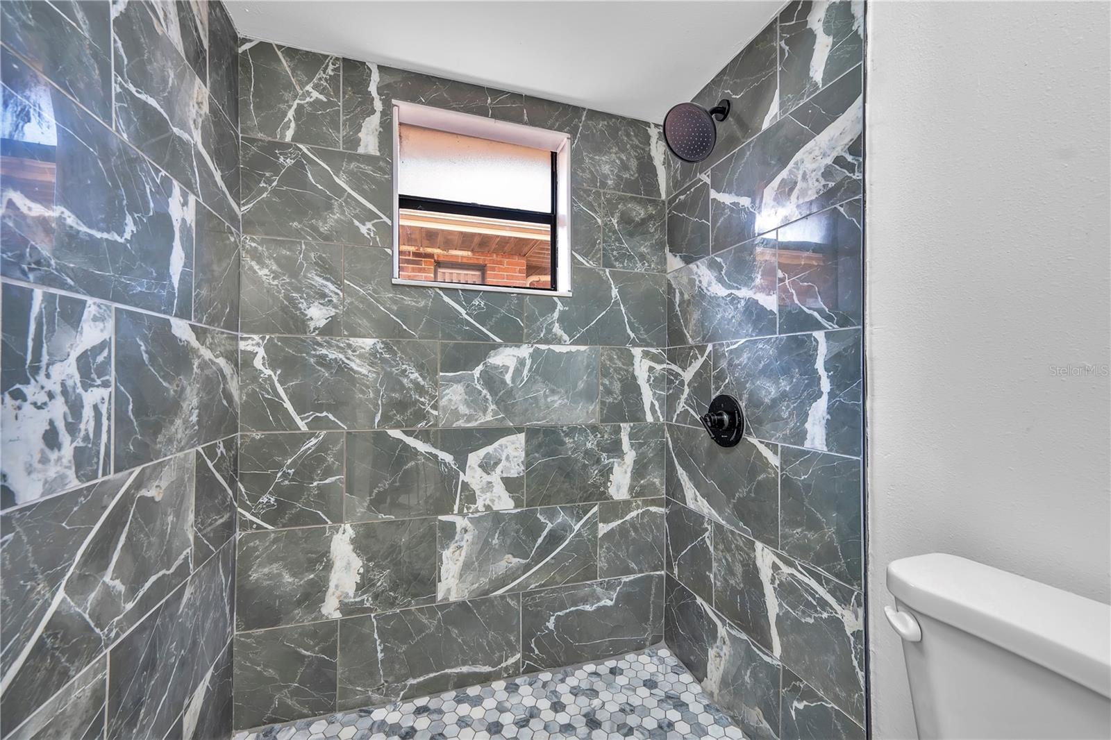 Image 12 of 36 For 661 Lake Carolyn Circle