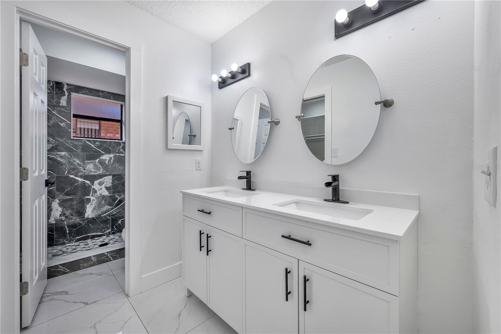 Image 14 of 36 For 661 Lake Carolyn Circle