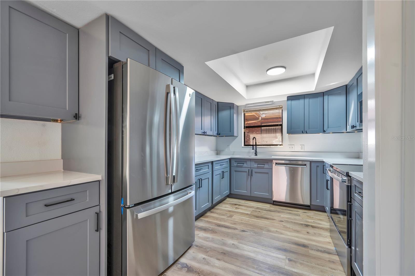 Image 16 of 36 For 661 Lake Carolyn Circle