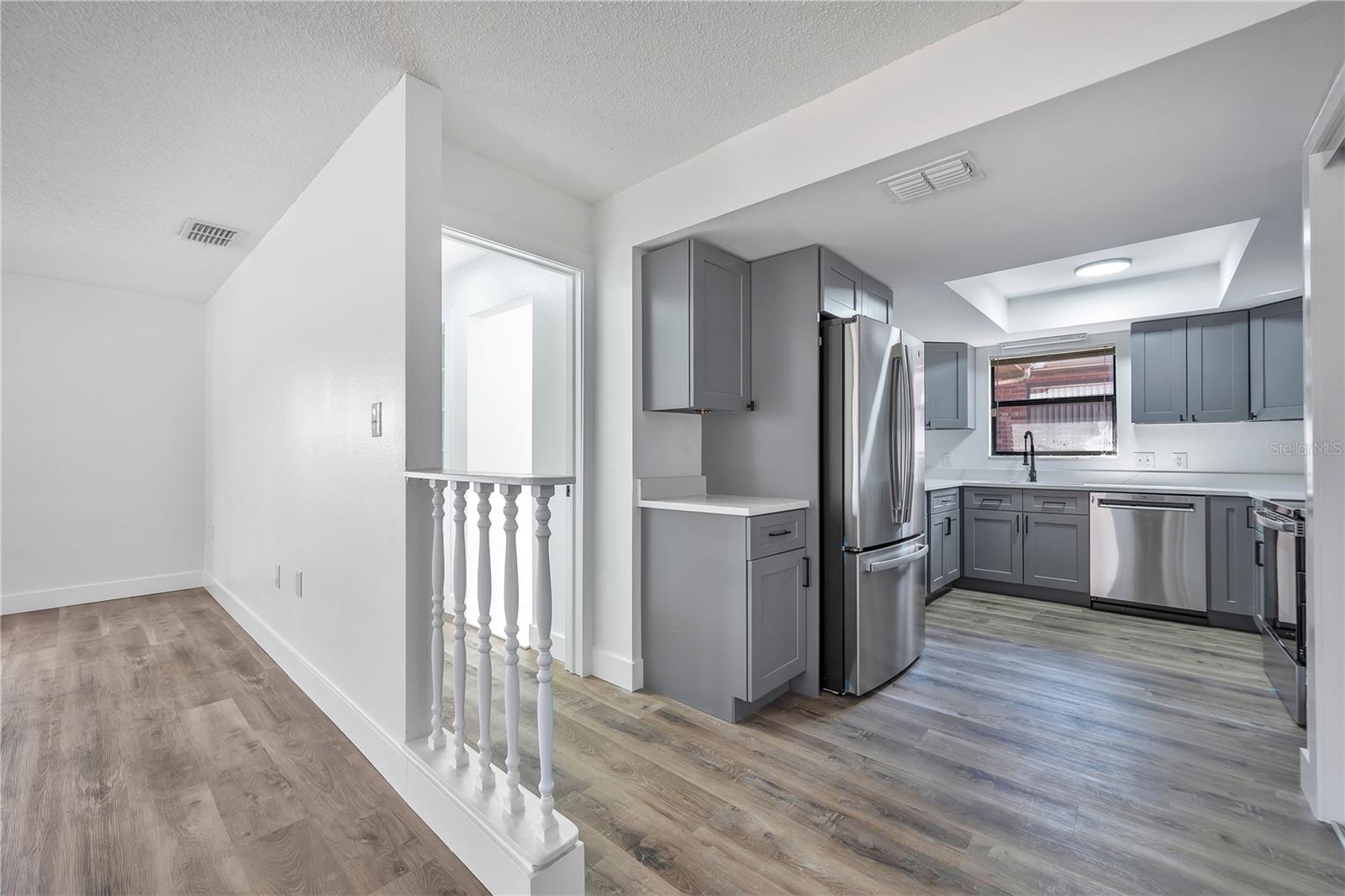 Image 17 of 36 For 661 Lake Carolyn Circle