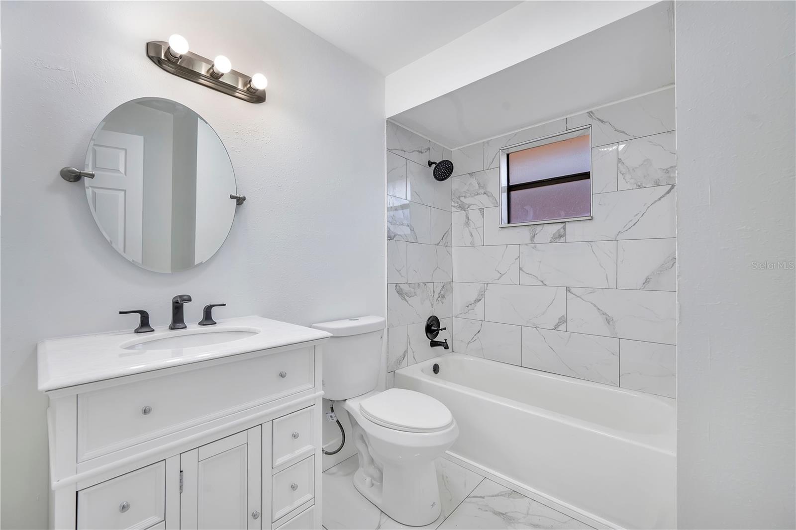 Image 24 of 36 For 661 Lake Carolyn Circle