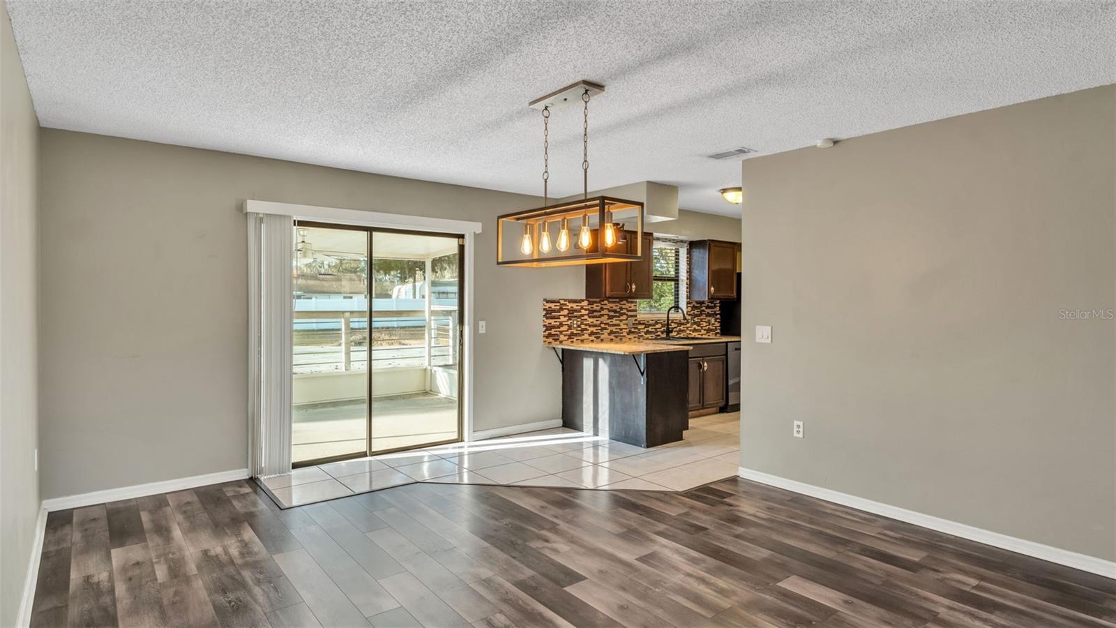 Image 10 of 46 For 4036 Hollyhead Circle S