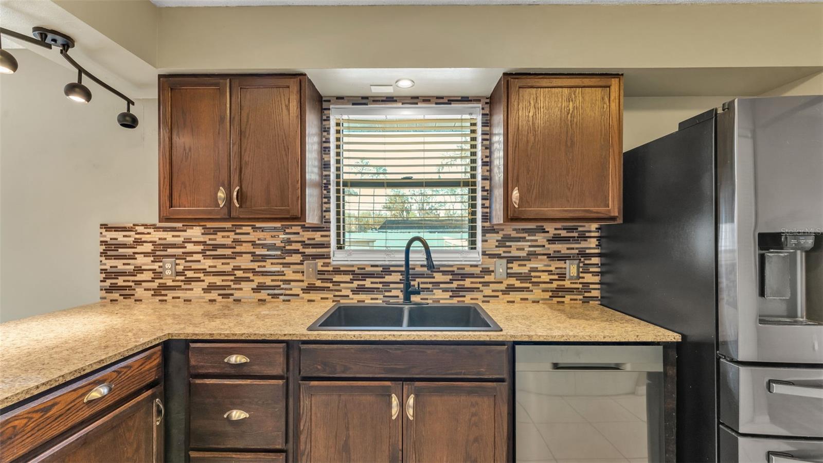 Image 14 of 46 For 4036 Hollyhead Circle S