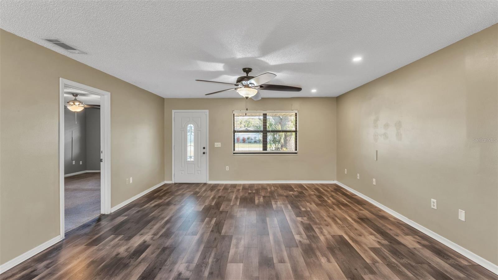 Image 19 of 46 For 4036 Hollyhead Circle S