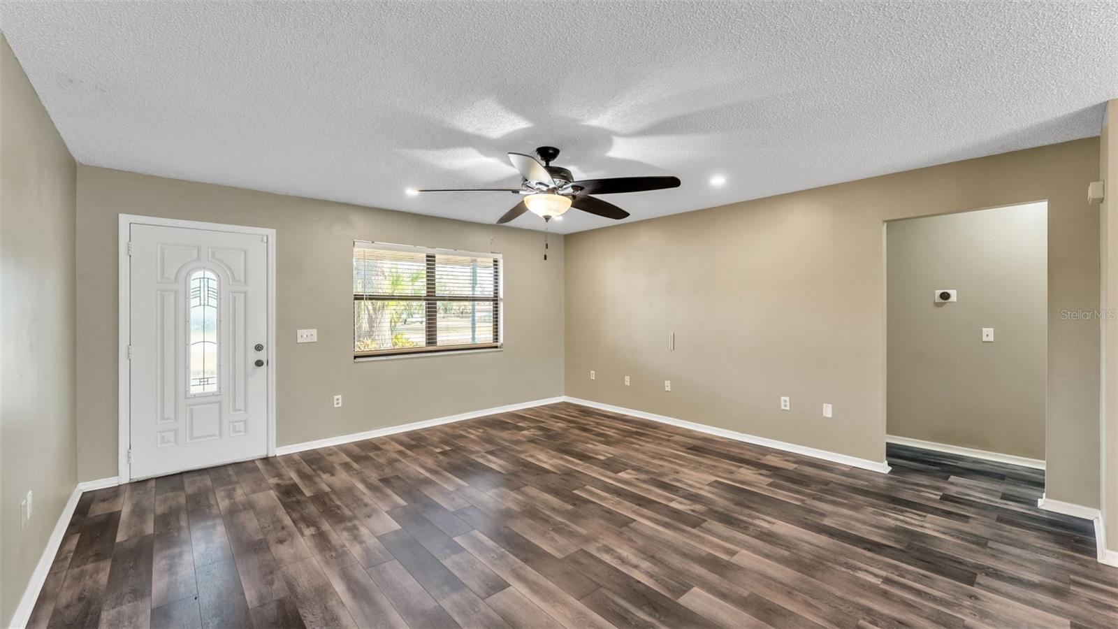 Image 20 of 46 For 4036 Hollyhead Circle S