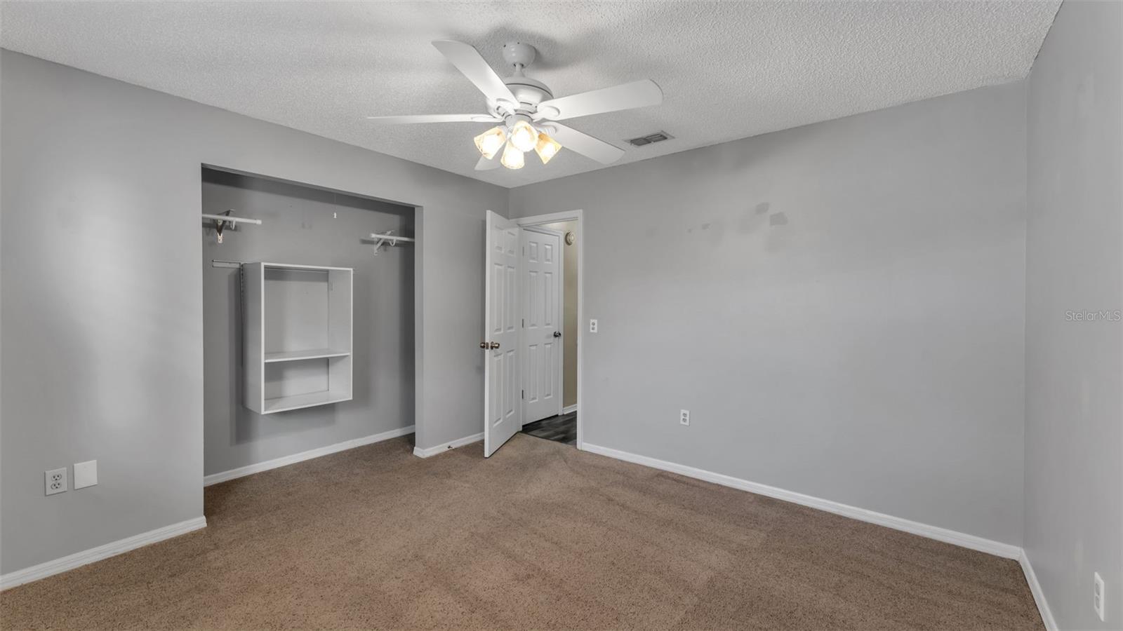 Image 29 of 46 For 4036 Hollyhead Circle S