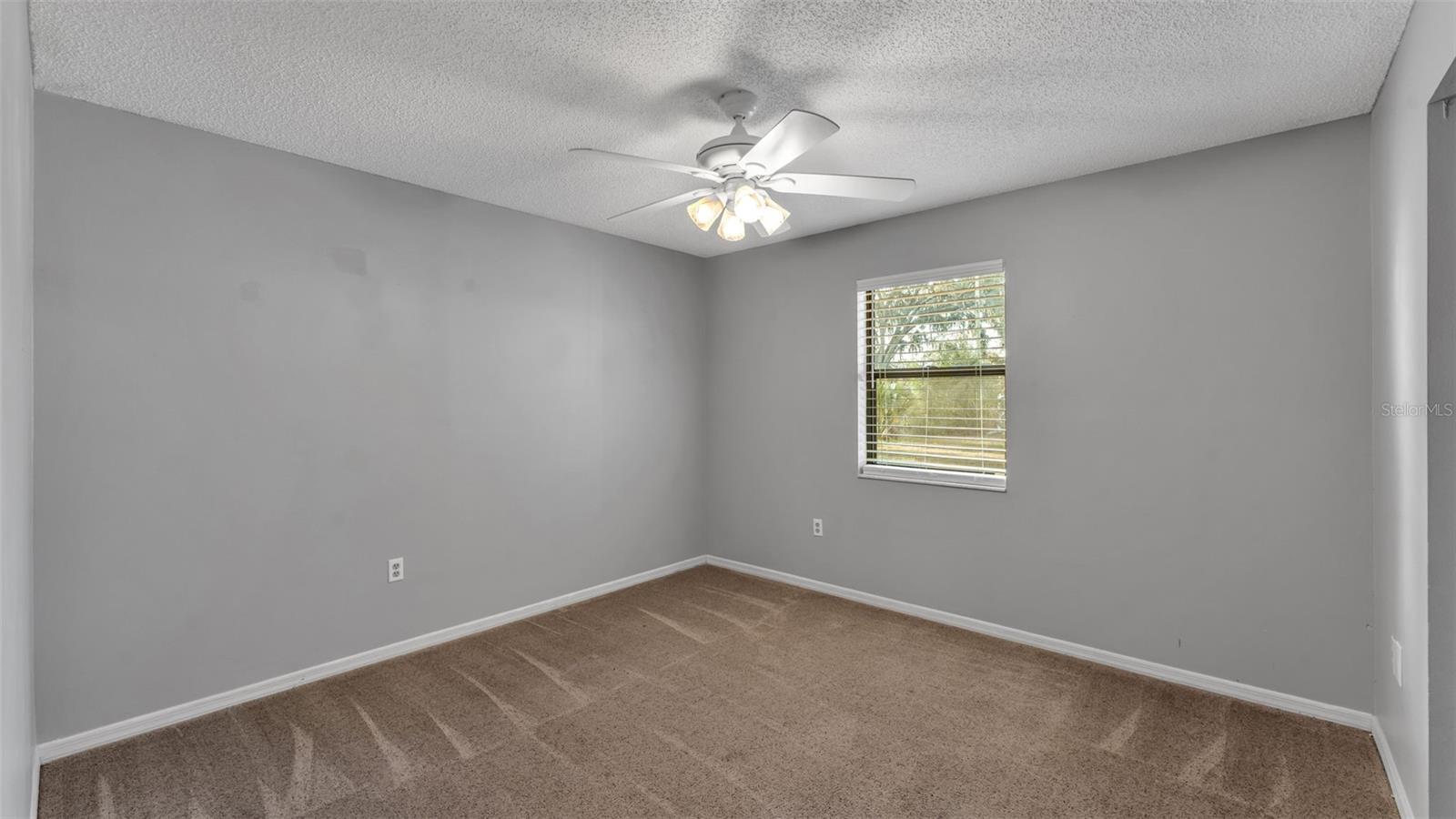 Image 36 of 46 For 4036 Hollyhead Circle S