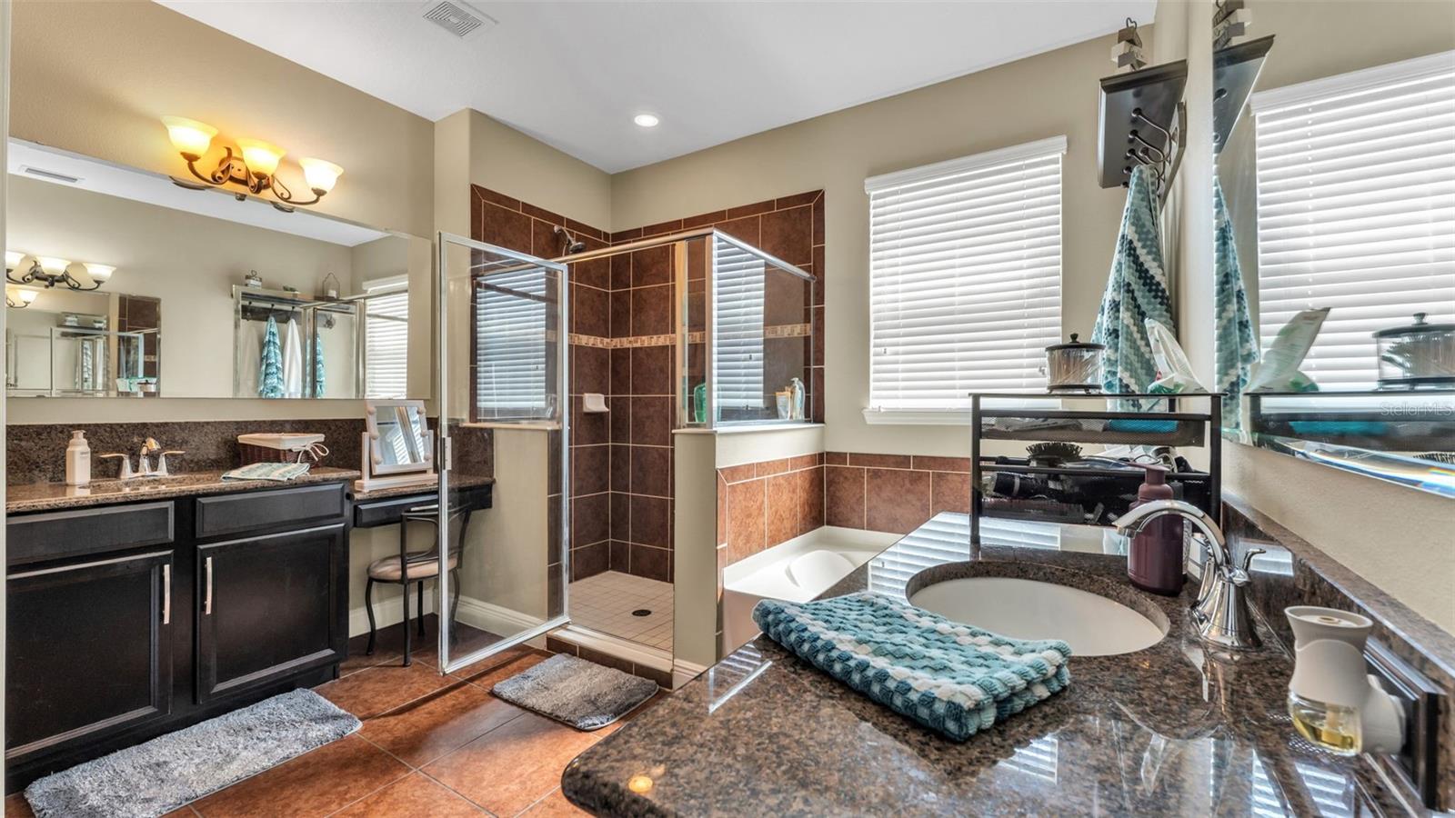 Image 24 of 36 For 4105 Berkshire Loop