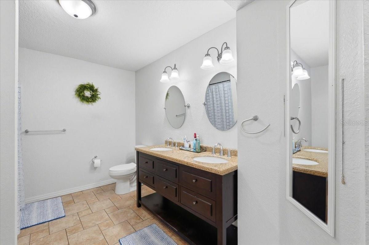 Image 14 of 34 For 901 Trapnell Road