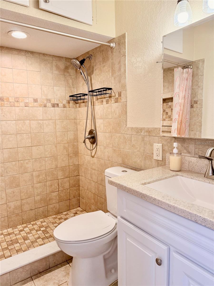 Image 17 of 43 For 1700 6th Street Nw A37