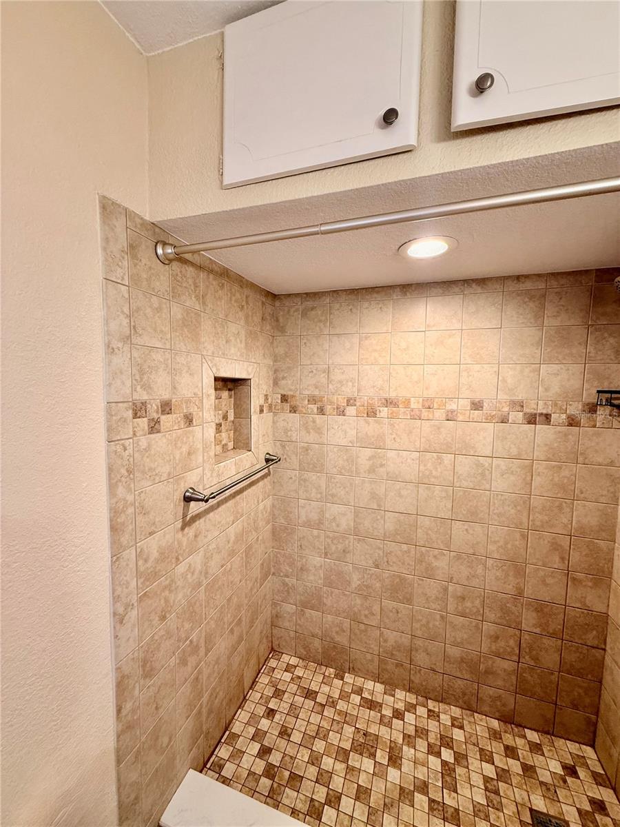 Image 19 of 43 For 1700 6th Street Nw A37