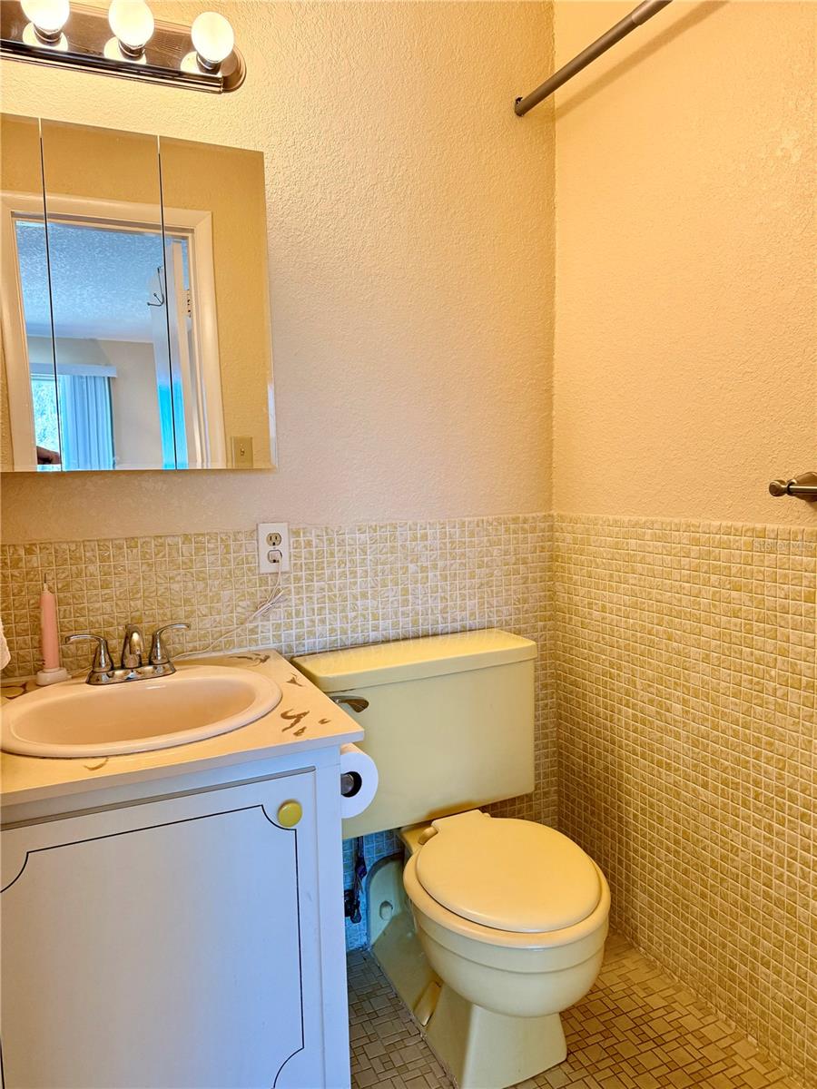 Image 24 of 43 For 1700 6th Street Nw A37