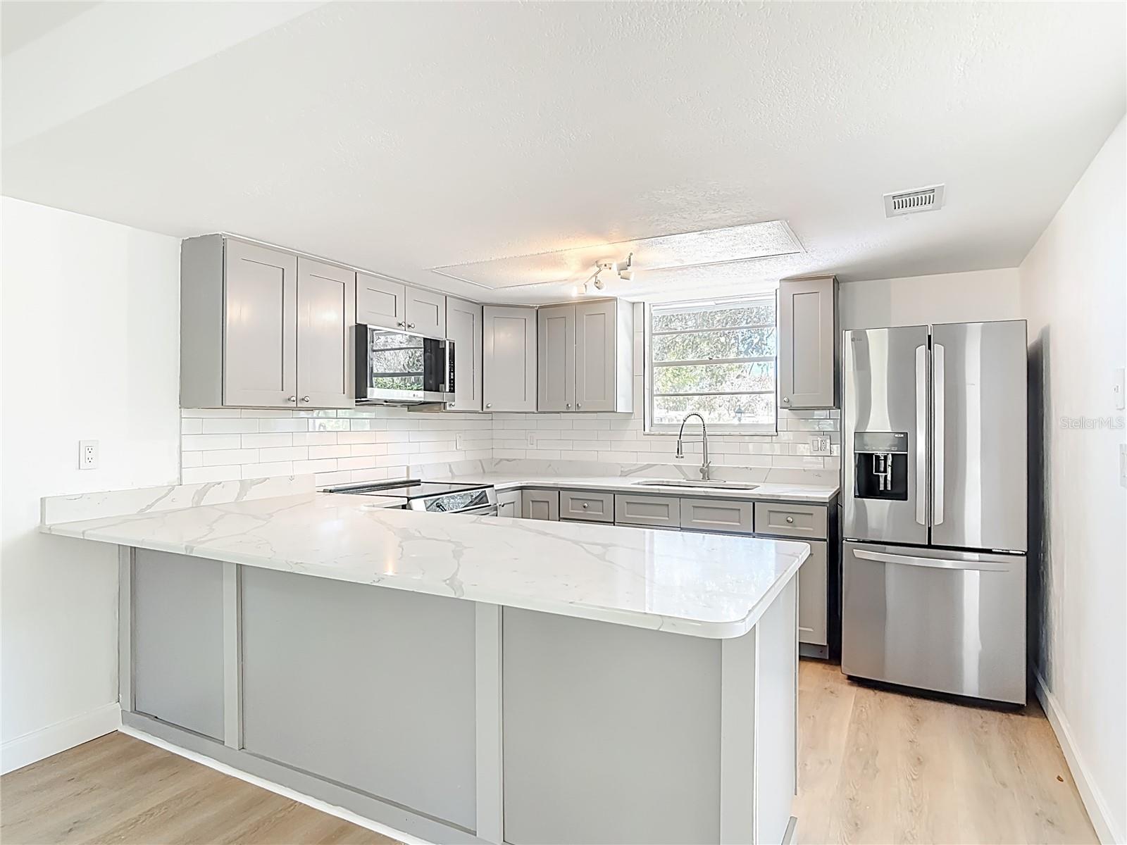 Image 10 of 47 For 2280 Green Street