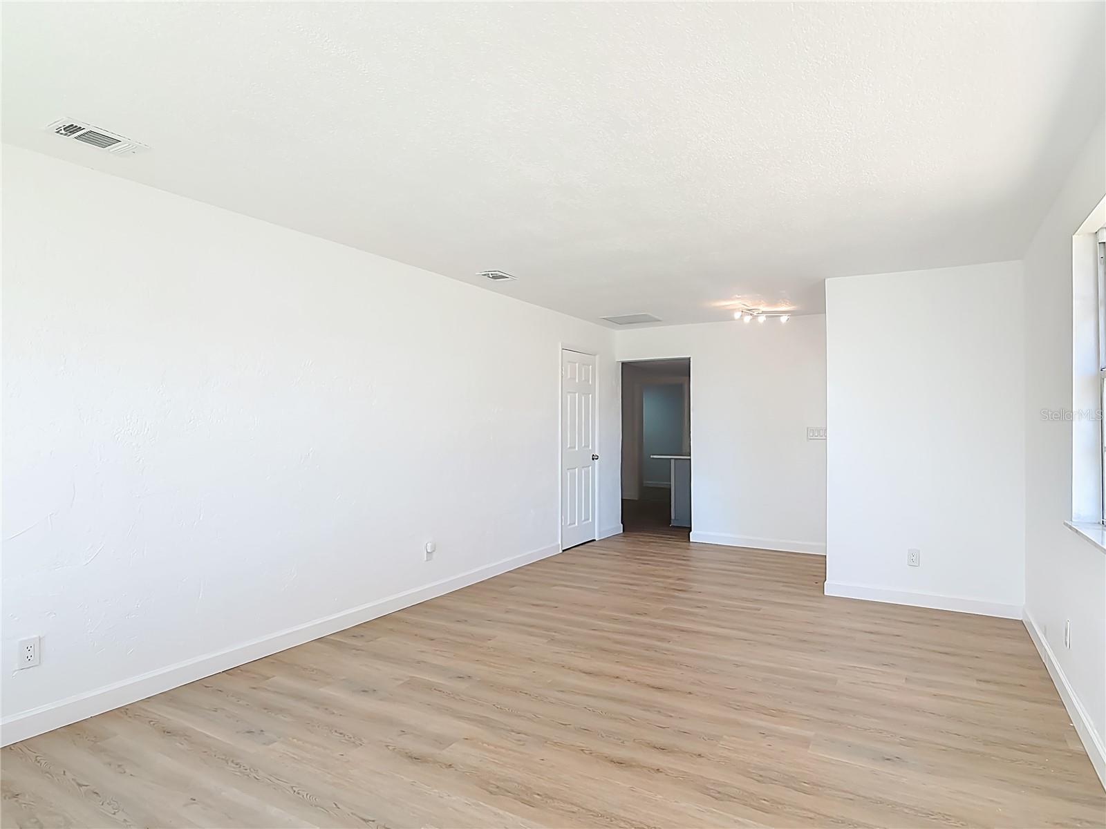 Image 8 of 47 For 2280 Green Street