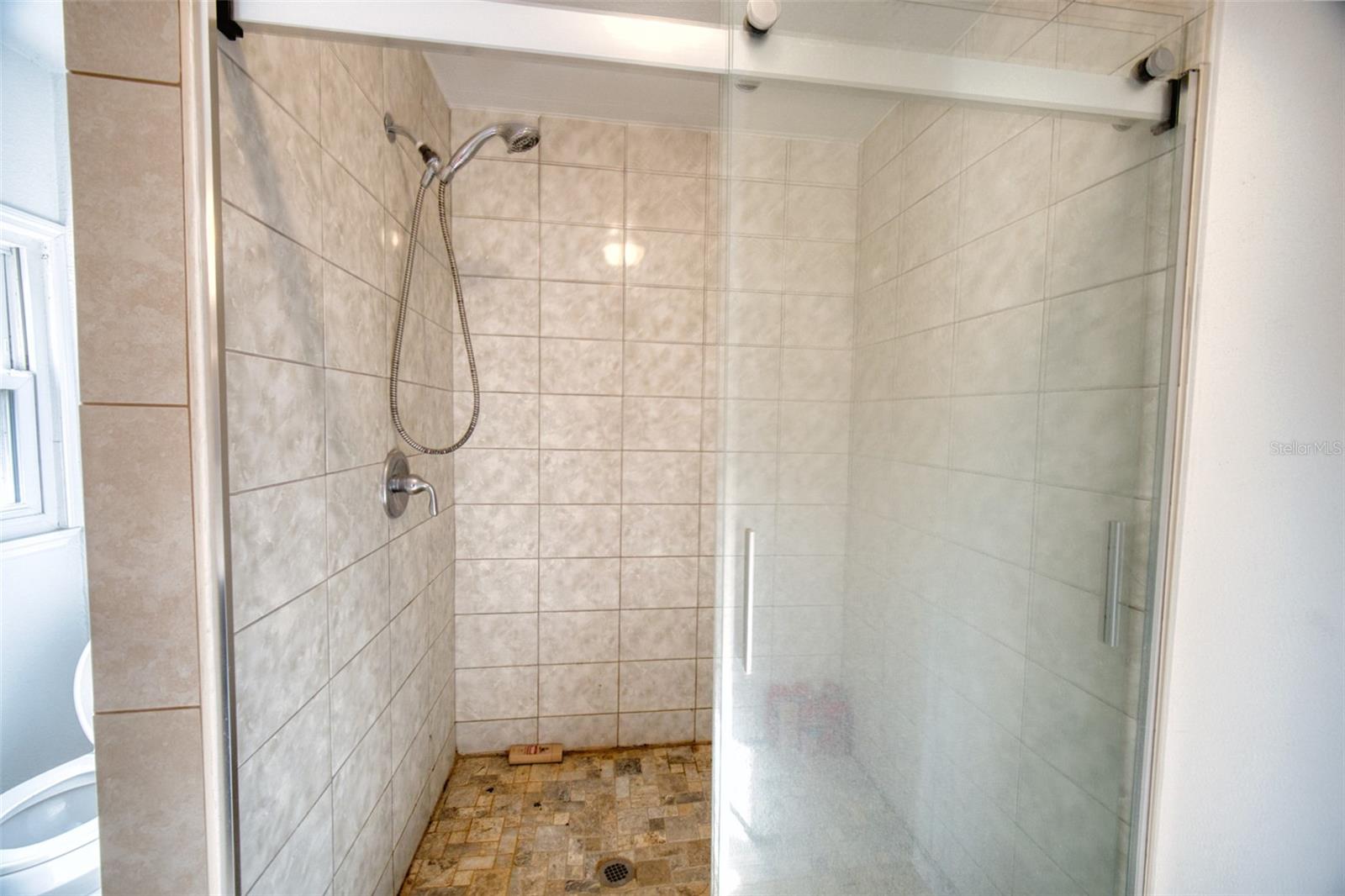 Image 21 of 40 For 2317 Harris Street