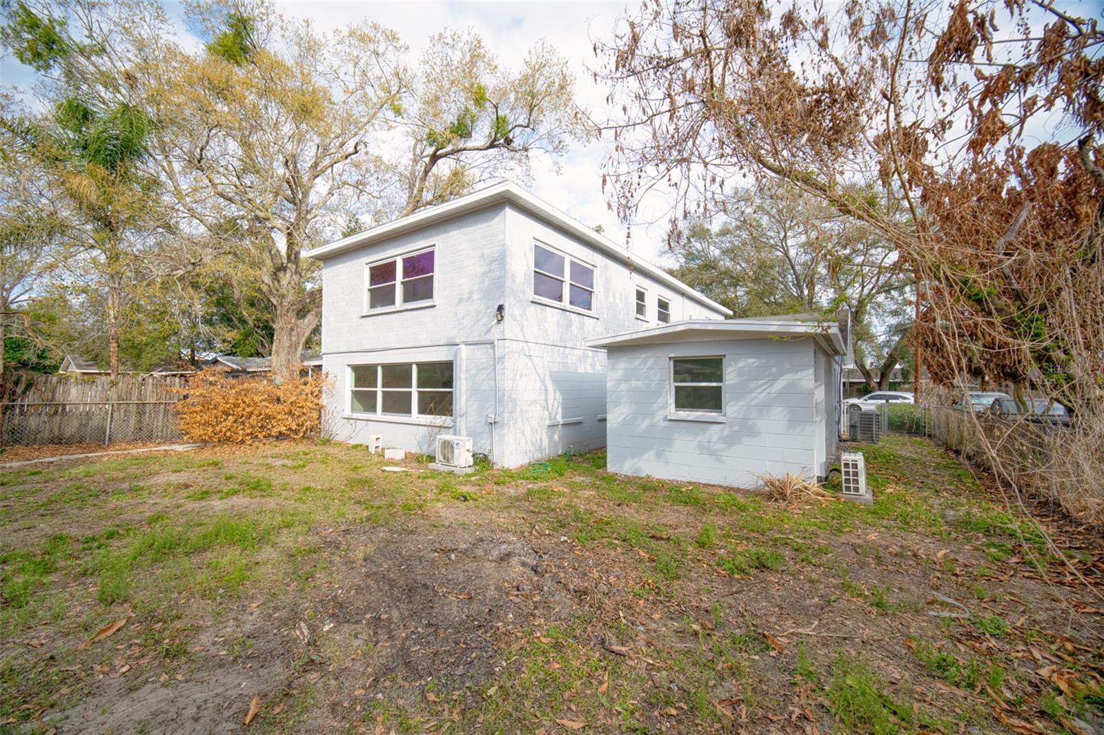 Image 3 of 40 For 2317 Harris Street