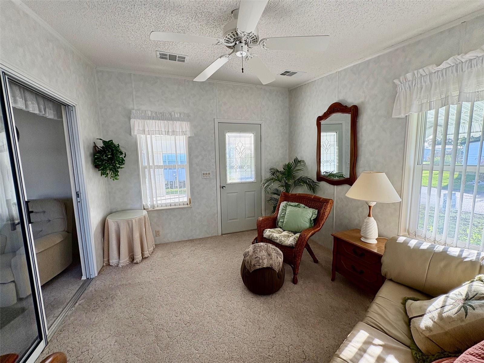 Image 6 of 36 For 6133 Grand Oaks Drive Se