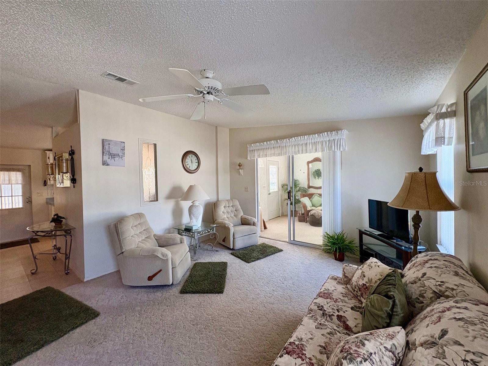 Image 9 of 36 For 6133 Grand Oaks Drive Se