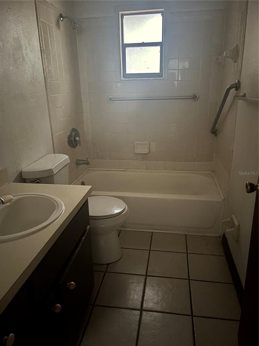 Image 3 of 4 For 1332 Mitchell Street