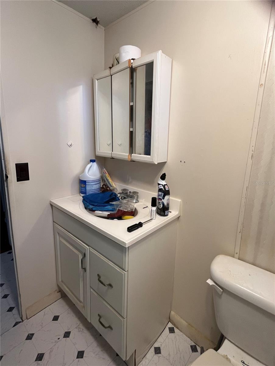 Image 15 of 36 For 3535 King Court