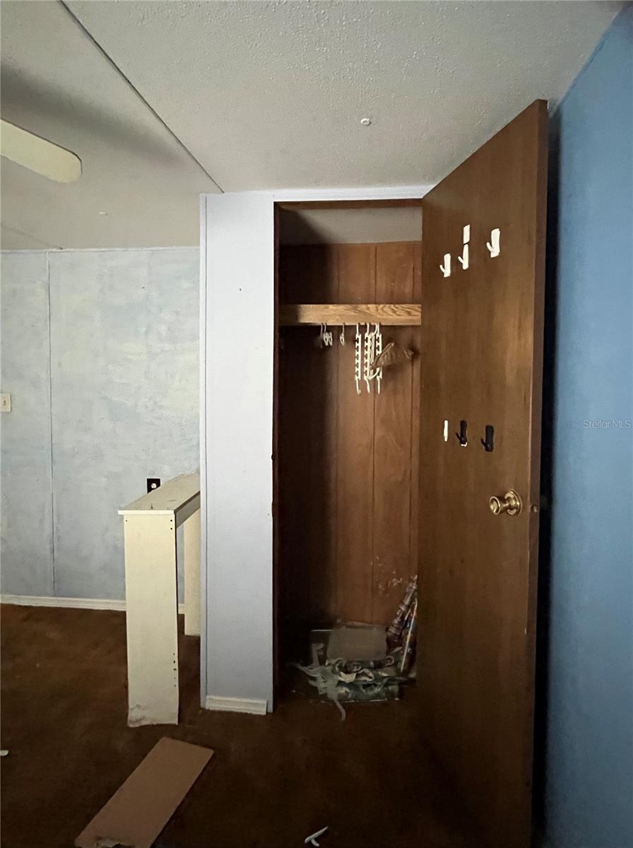 Image 18 of 36 For 3535 King Court